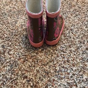 Shoes - Super cute rain boots! Shoes - Super cute rain boots!